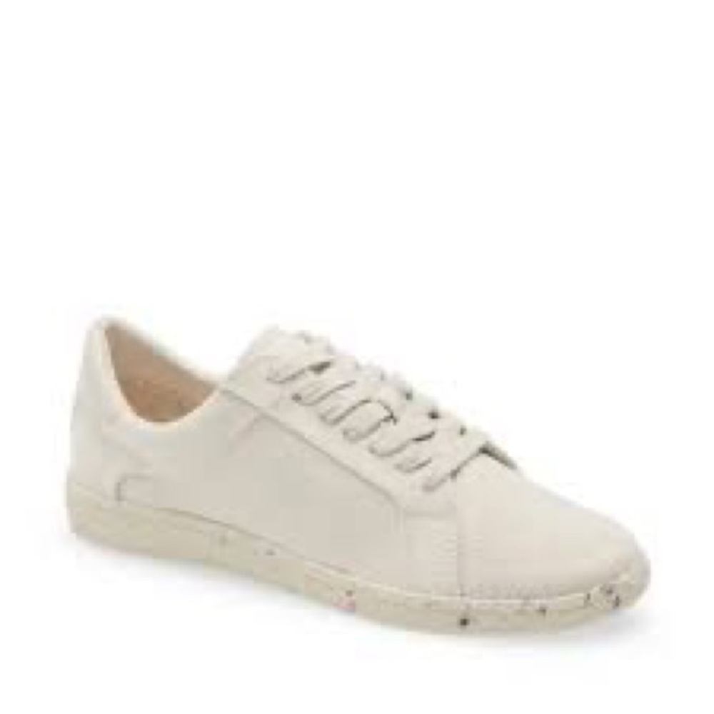 424- TREASURE & BOND NWOT Monroe Sneaker In Beige, Size 8